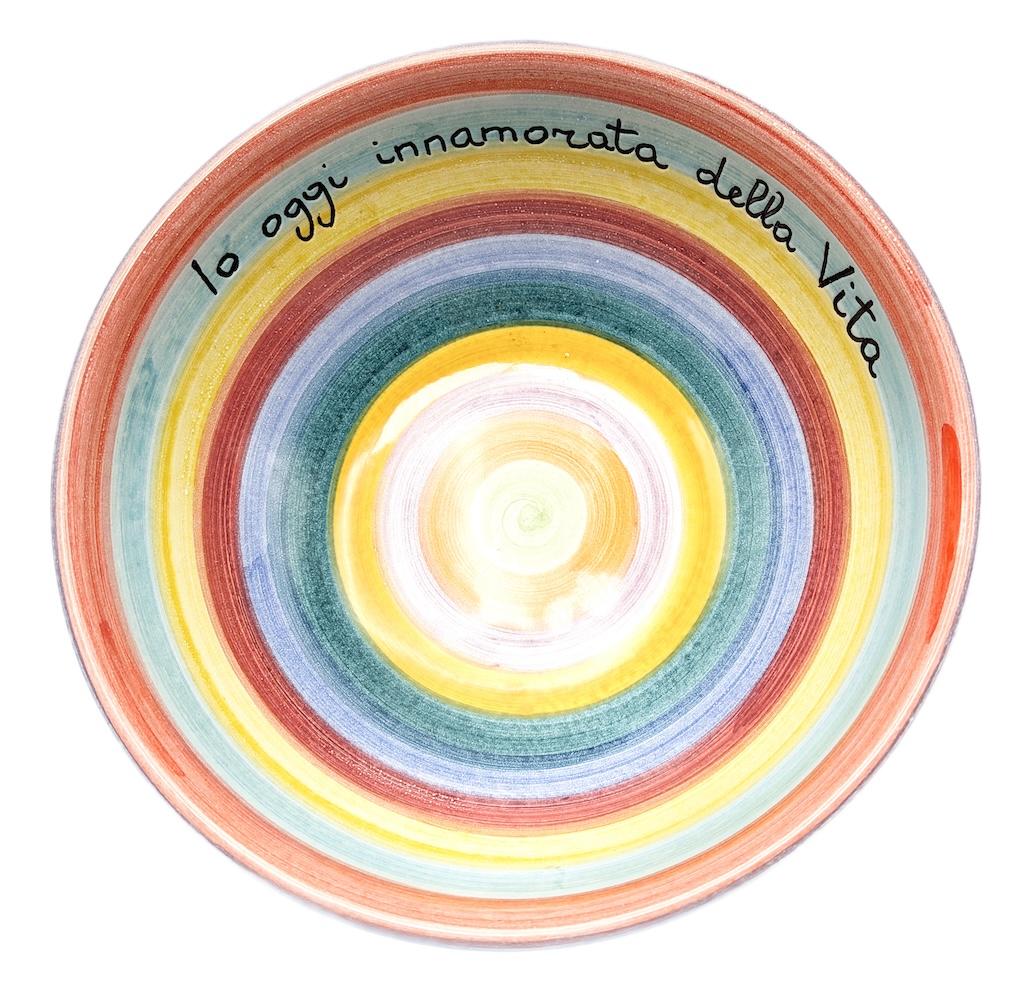 Ciotole in ceramica con aforismi motivazionali per illuminare le vostre giornata con bellezza e parole ricche di positività e allegria