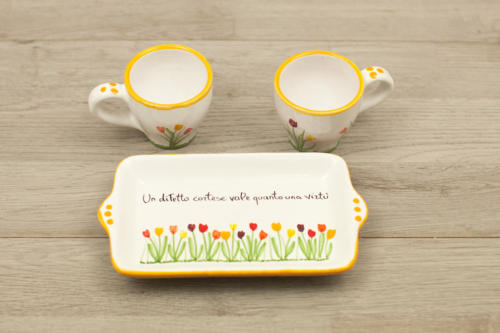 Set caffè doppio in ceramica con disegno di tulipani colorati e Aforisma dipinti a mano